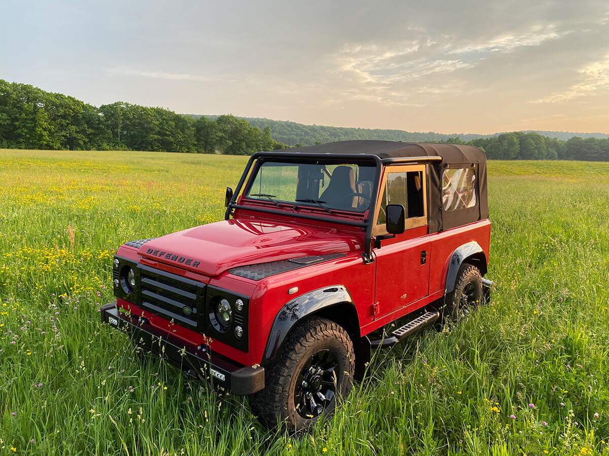 Every Bespoke Helderburg  (custom built) started life as an Authentic British Left Hand Drive Defender. We don't work with right hand drive or non British Defenders from Spain, Turkey, South Africa or Japan. Only Authentic True British Defenders for The Helderburg Bespoke Program.