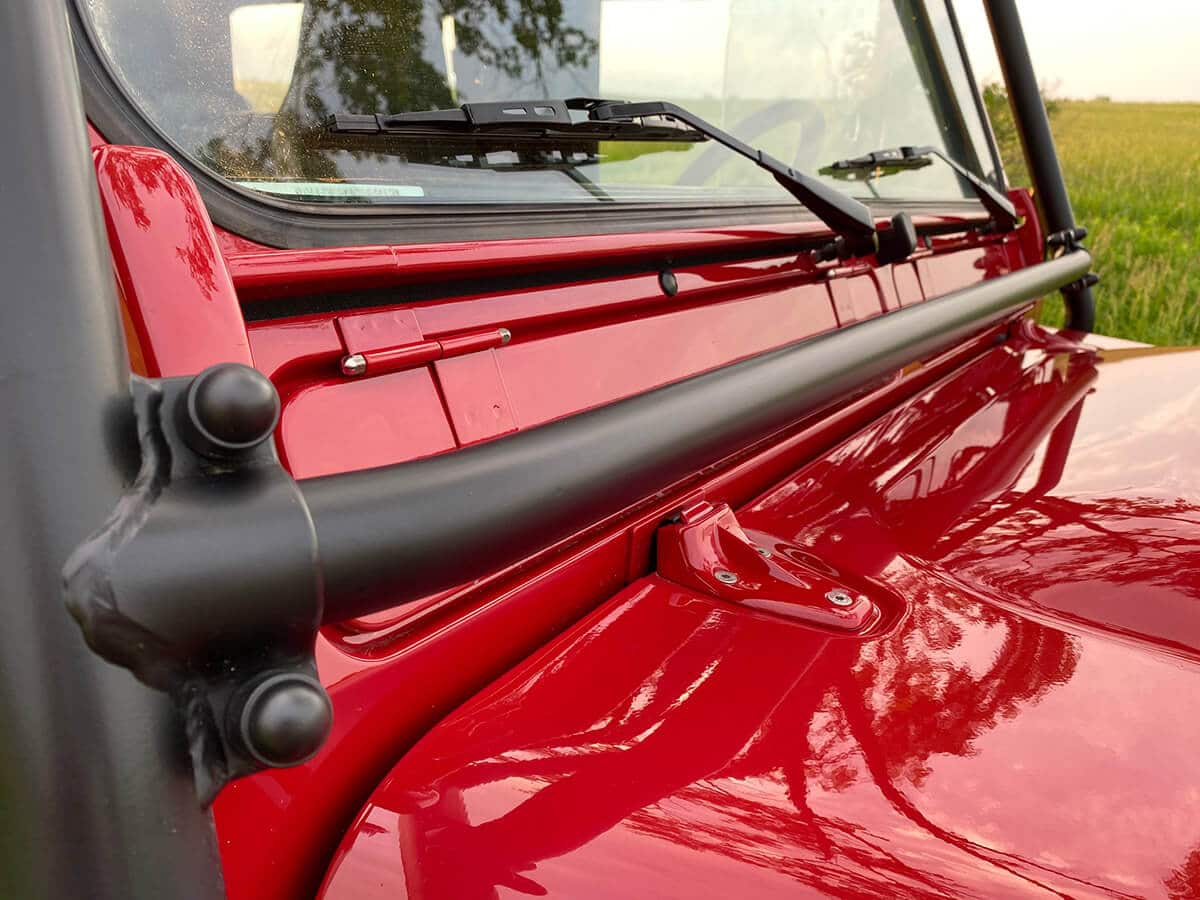 Land Rover Defender D90 Soft Top Detail