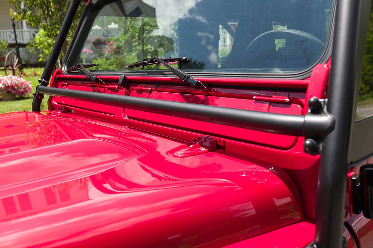 Land Rover Defender D90 Soft Top Detail