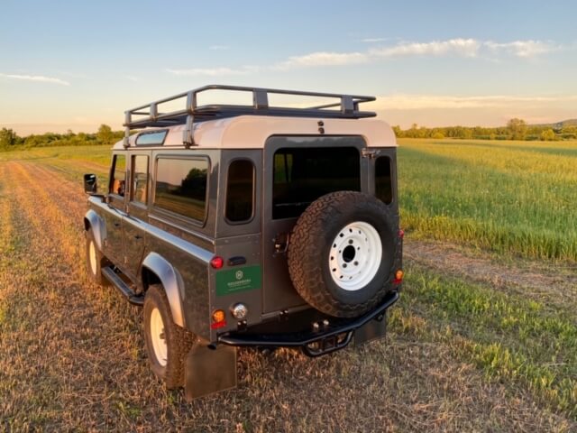 Land Rover Defender D110