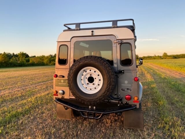 Land Rover Defender D110