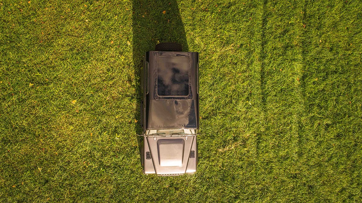 Land Rover Defender D90: Exterior Drone Shot Roof