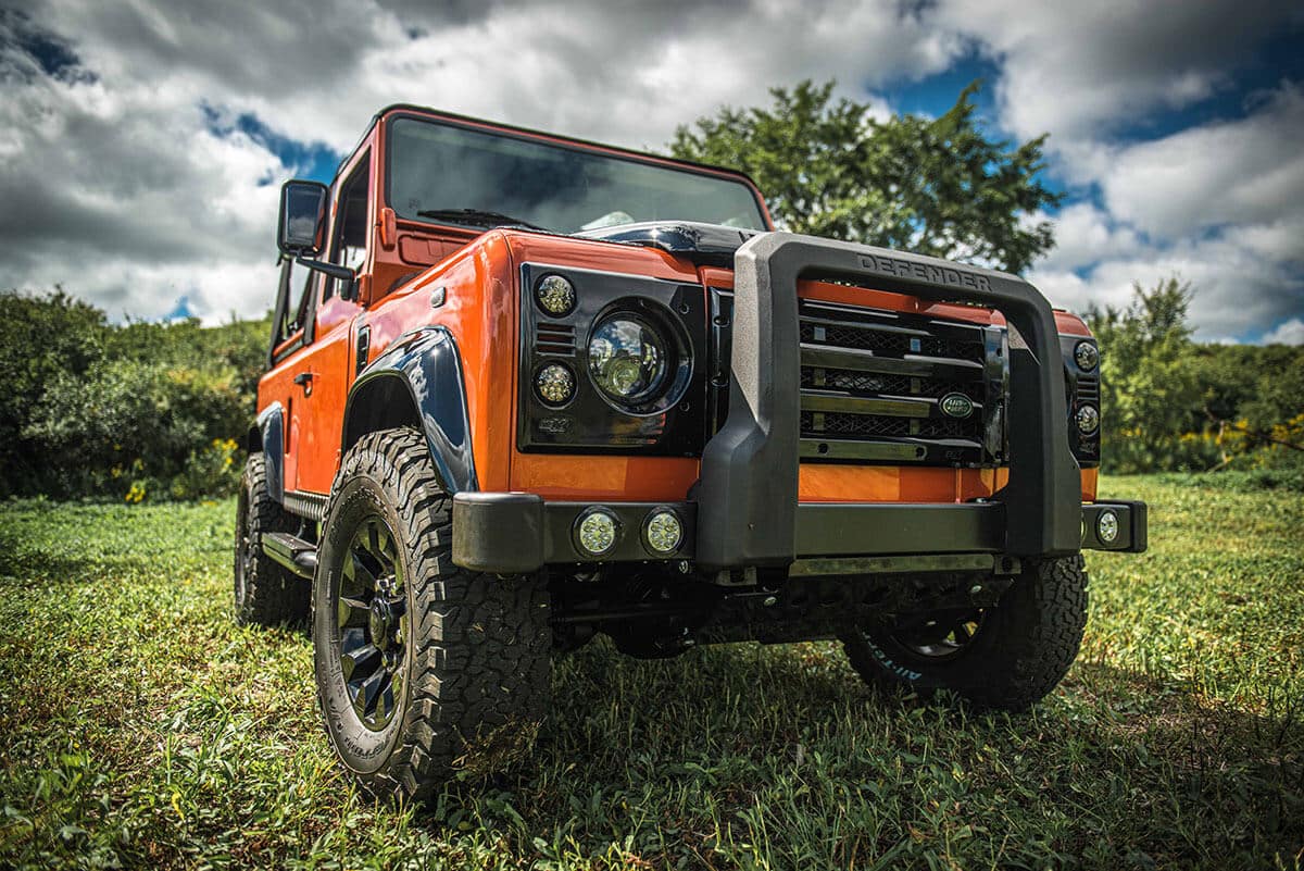 Land Rover Defender D90 Soft Top: Exterior 3/4 Front View