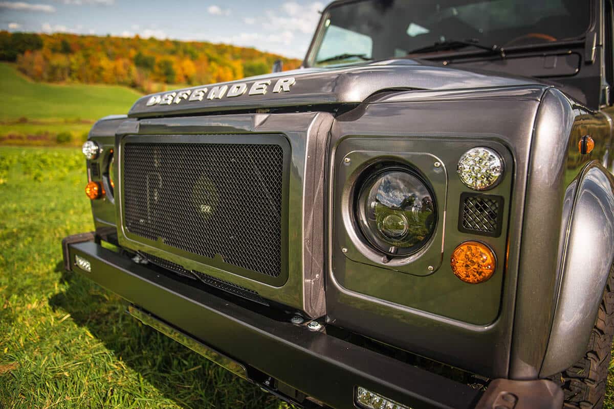 Land Rover Defender D90: Exterior Headlight