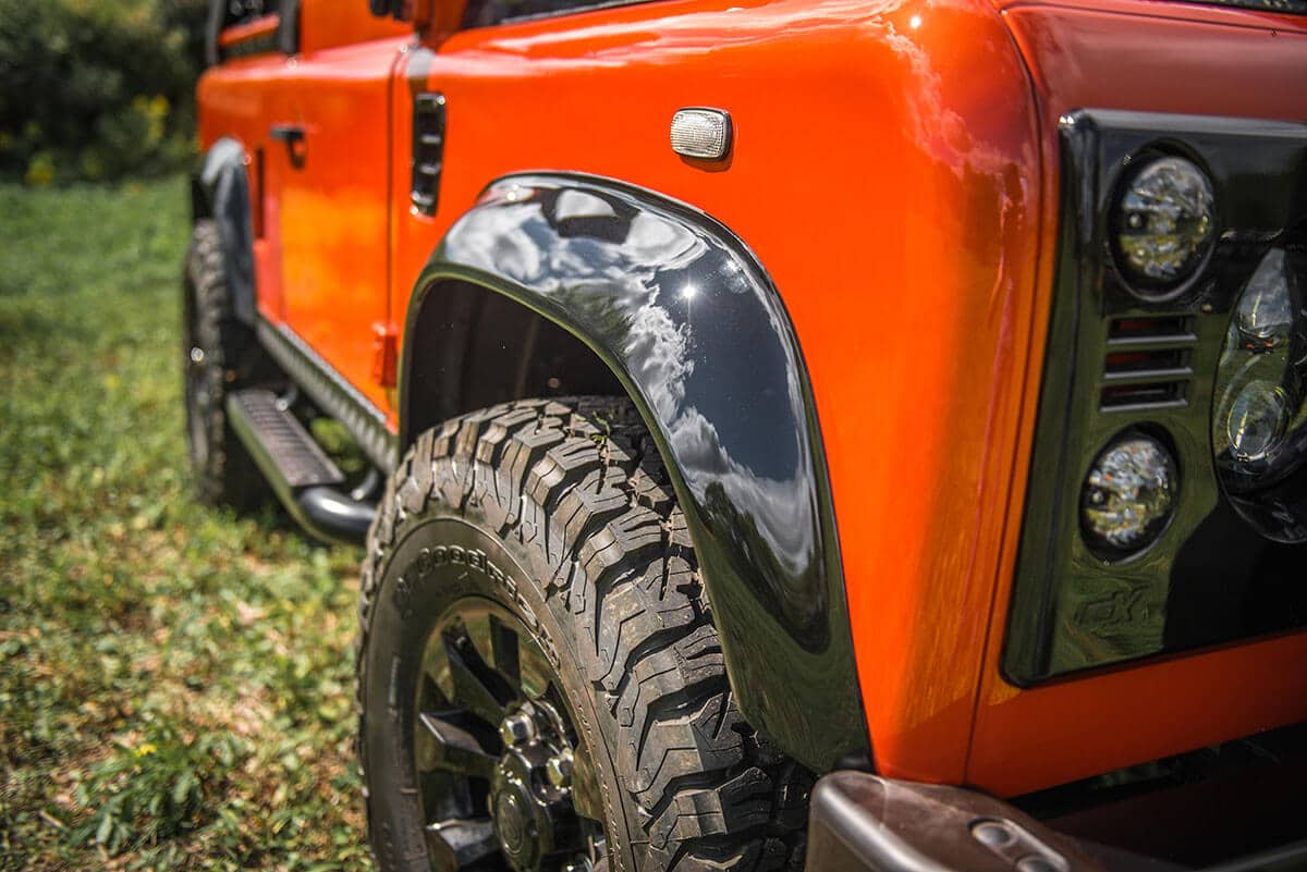 Land Rover Defender D90 Soft Top: Exterior Detail Wheel Arch