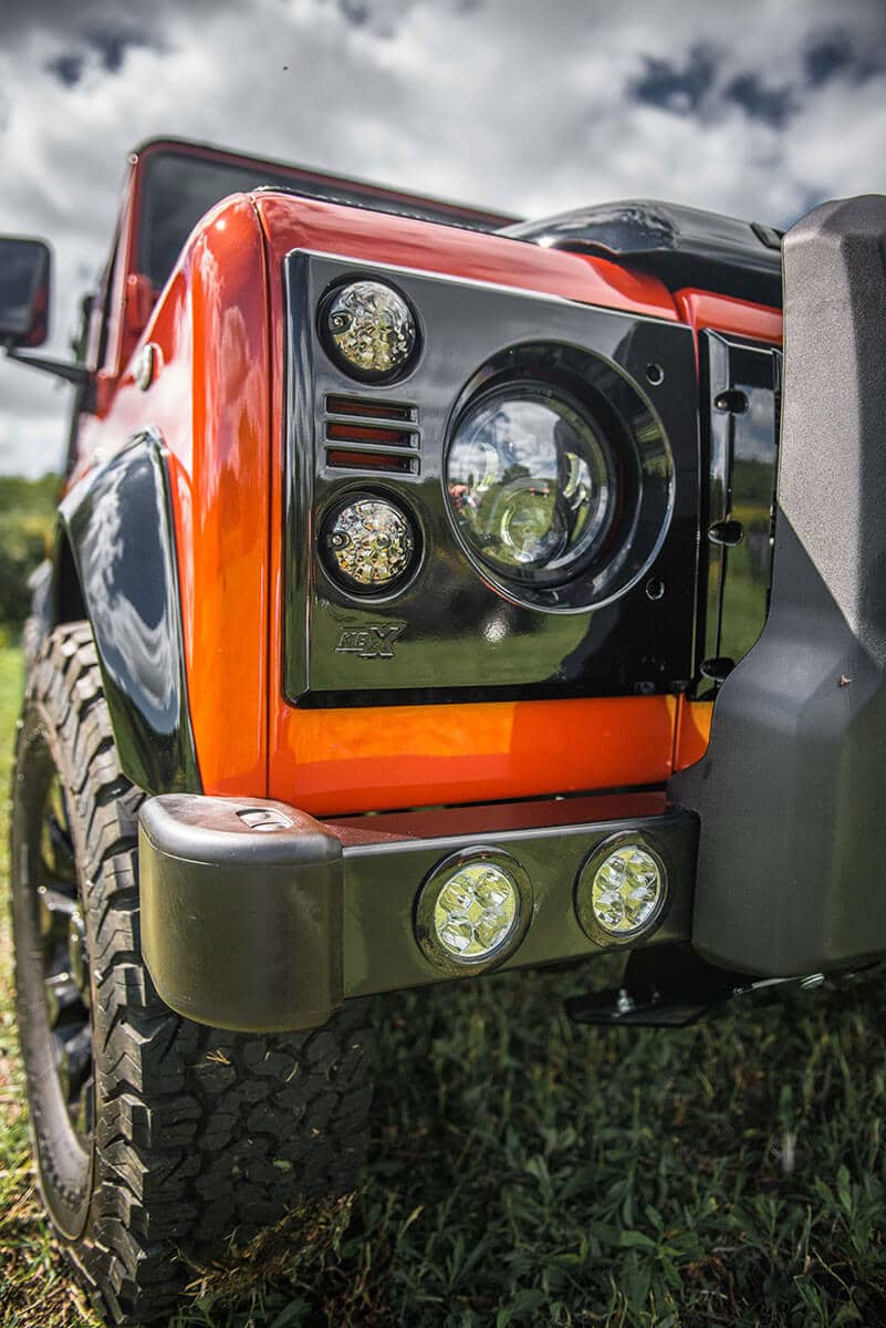 Land Rover Defender D90 Soft Top: Exterior Headlight