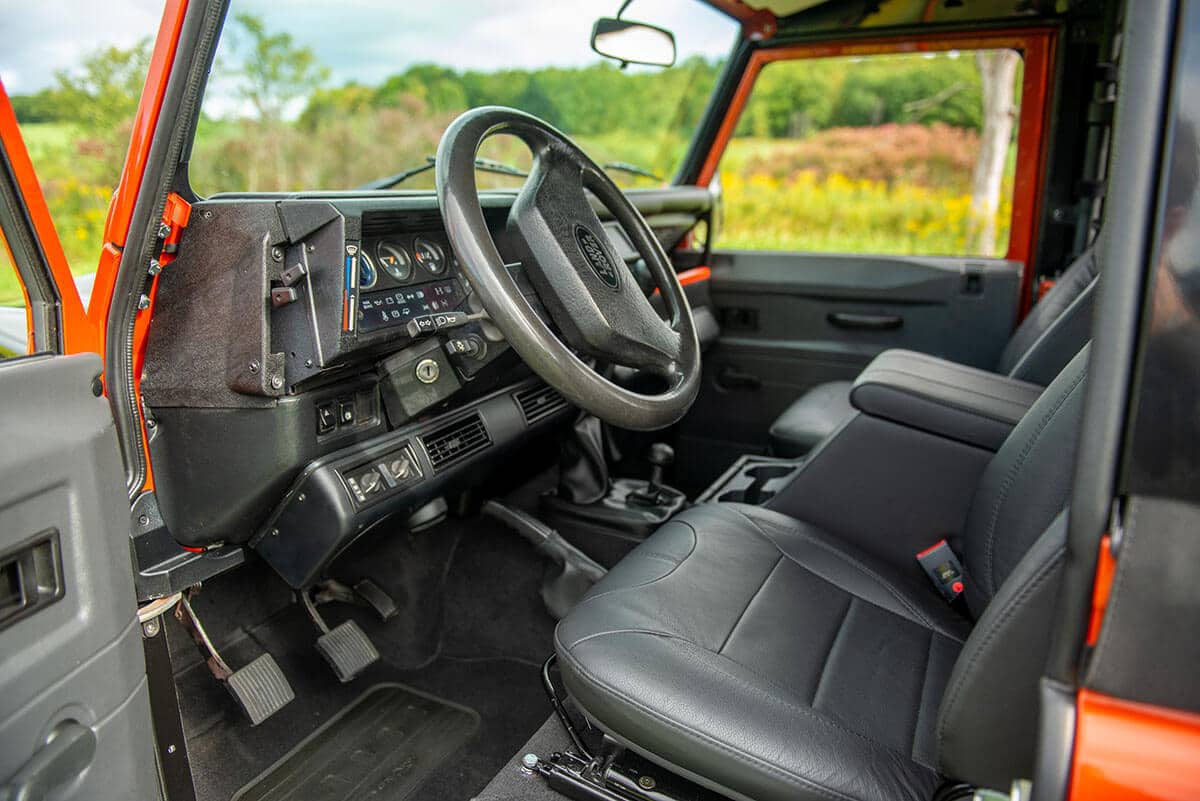 Land Rover Defender D90 Soft Top: Interior Front Cabin