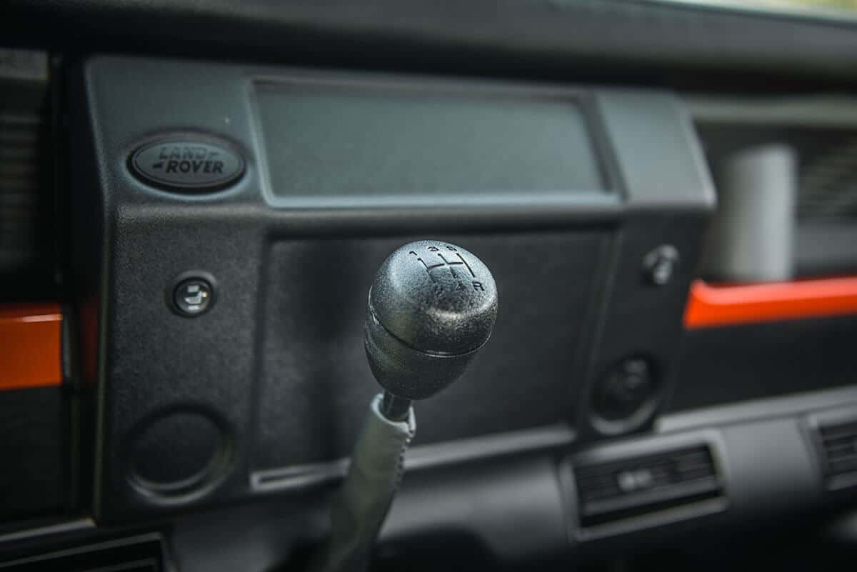 Land Rover Defender D90 Soft Top: Interior Gear Shift