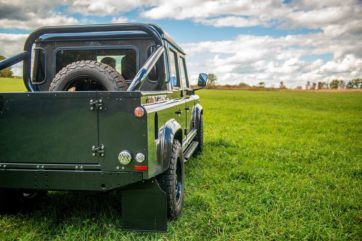 Land Rover Defender D110 Double Cab Bowler Bulldog: Exterior