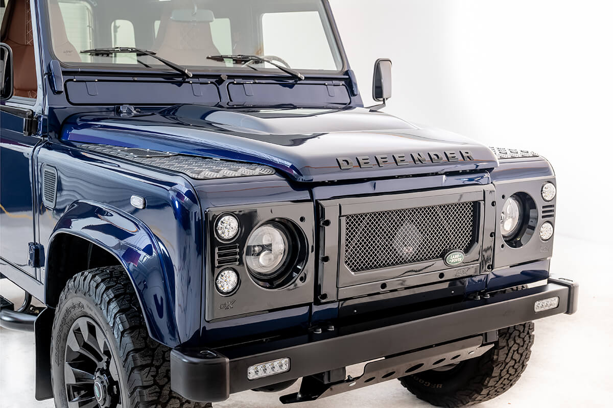 Land Rover Defender D90: Exterior