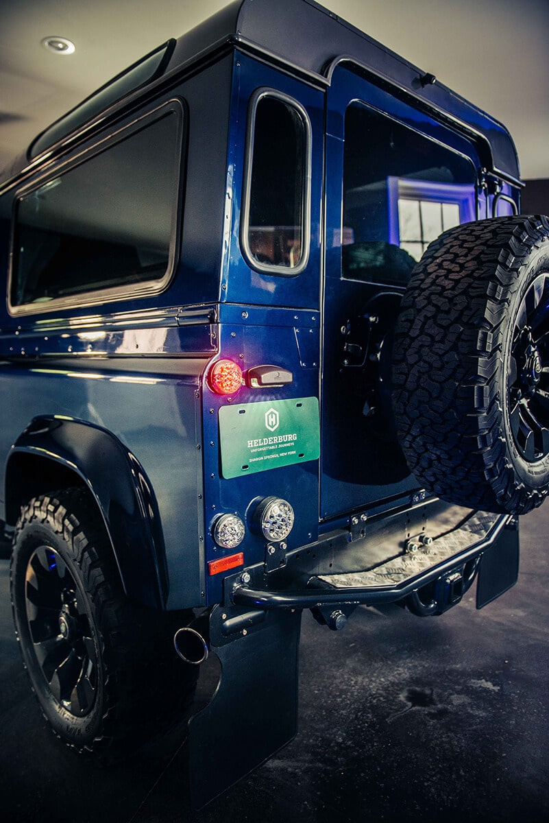 Land Rover Defender D90: Exterior Detail