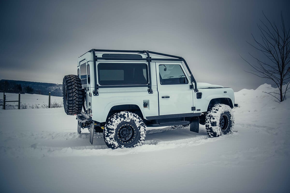 Land Rover Defender D90: Exterior