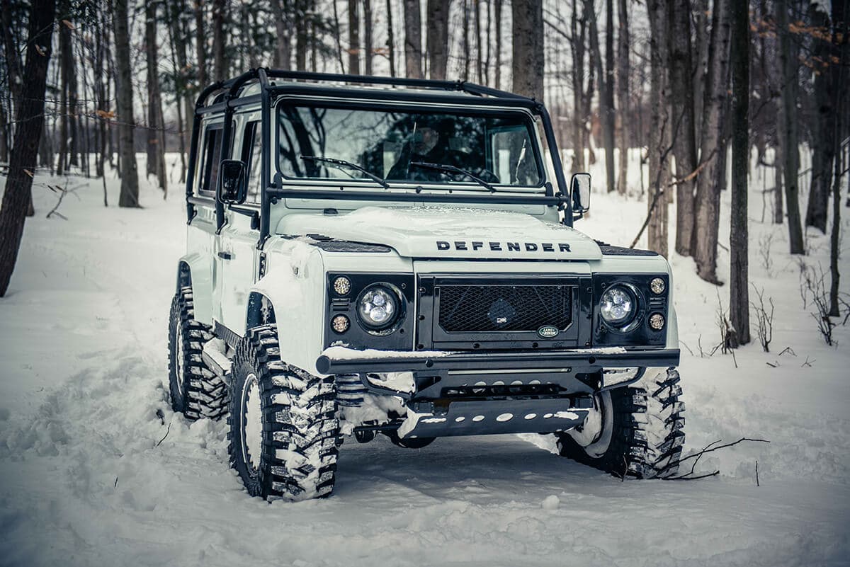 Land Rover Defender D90: Exterior