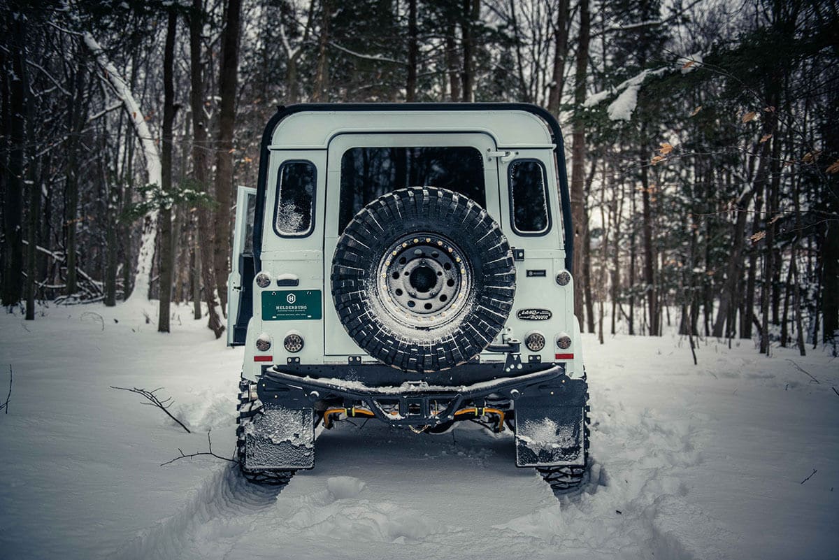 Land Rover Defender D90: Exterior