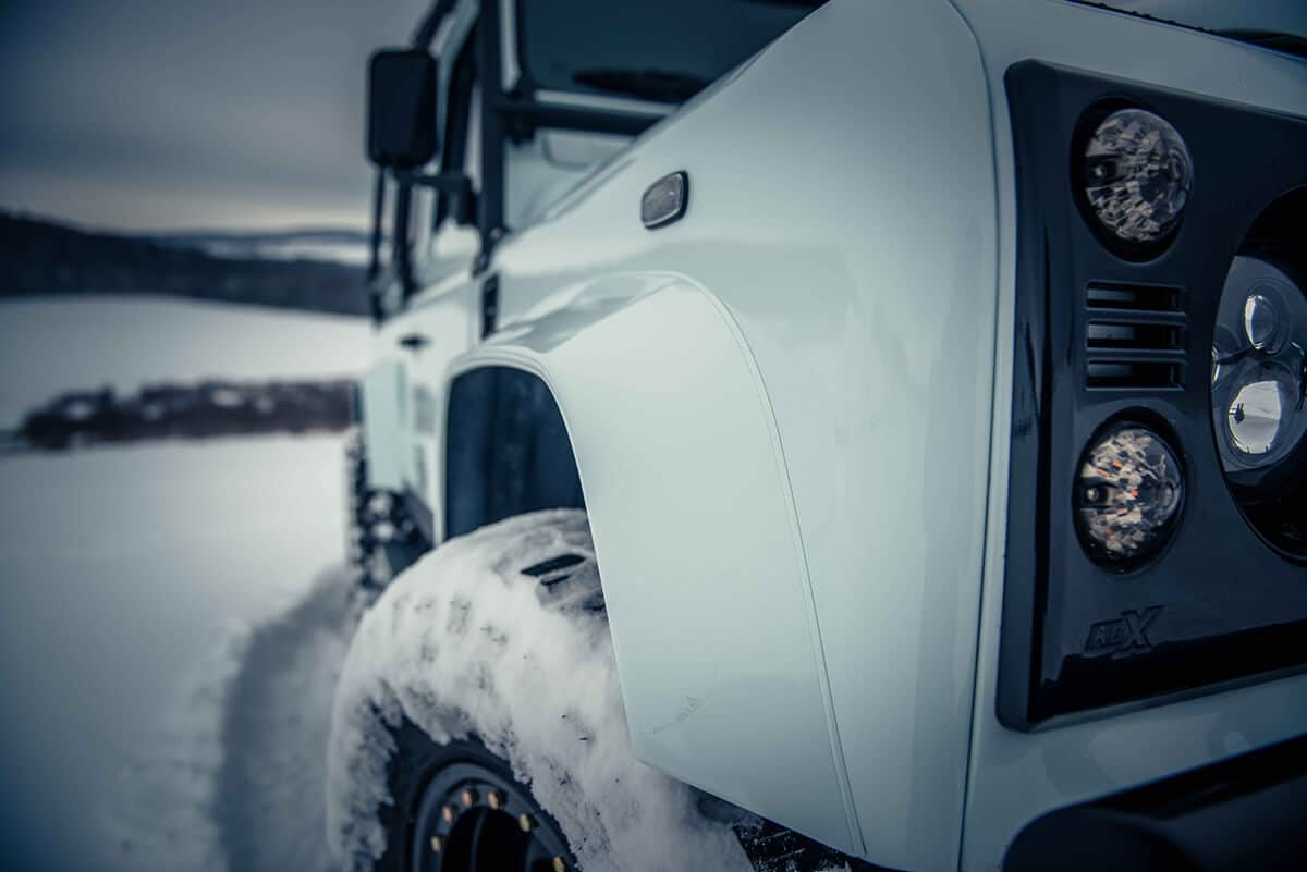 Land Rover Defender D90: Exterior Detail