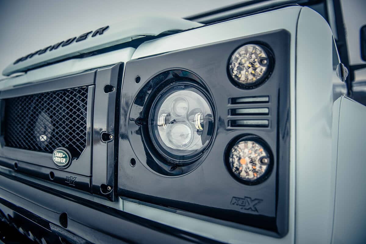 Land Rover Defender D90: Grille and Headlights