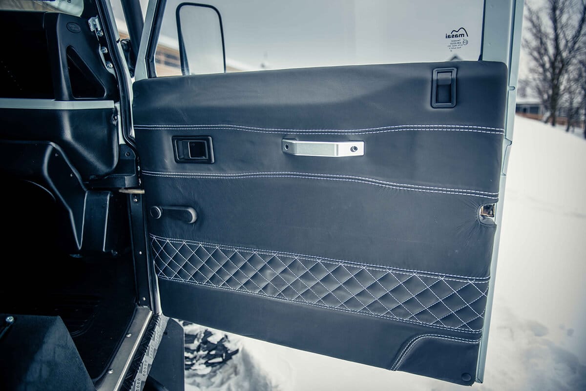 Land Rover Defender D90: Interior Detail