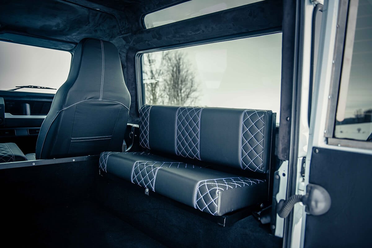 Land Rover Defender D90: Interior Detail
