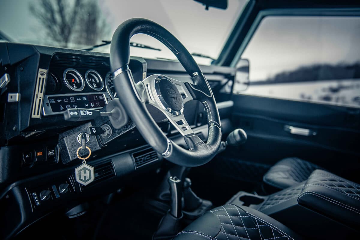 Land Rover Defender D90: Interior Detail