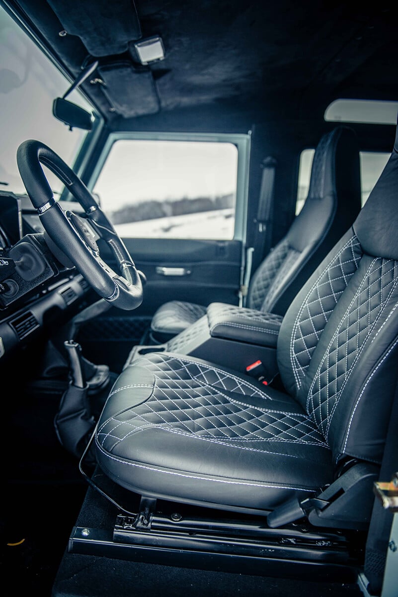 Land Rover Defender D90: Interior Detail