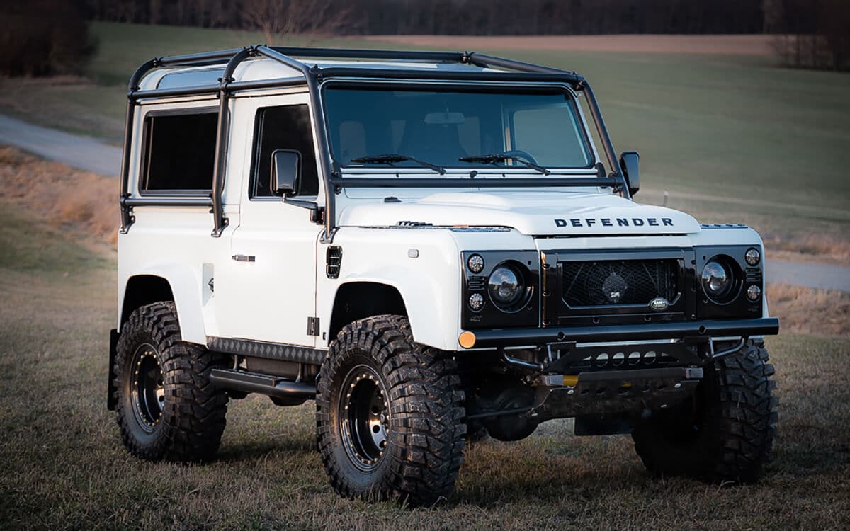 Land Rover Defender D90 Exterior