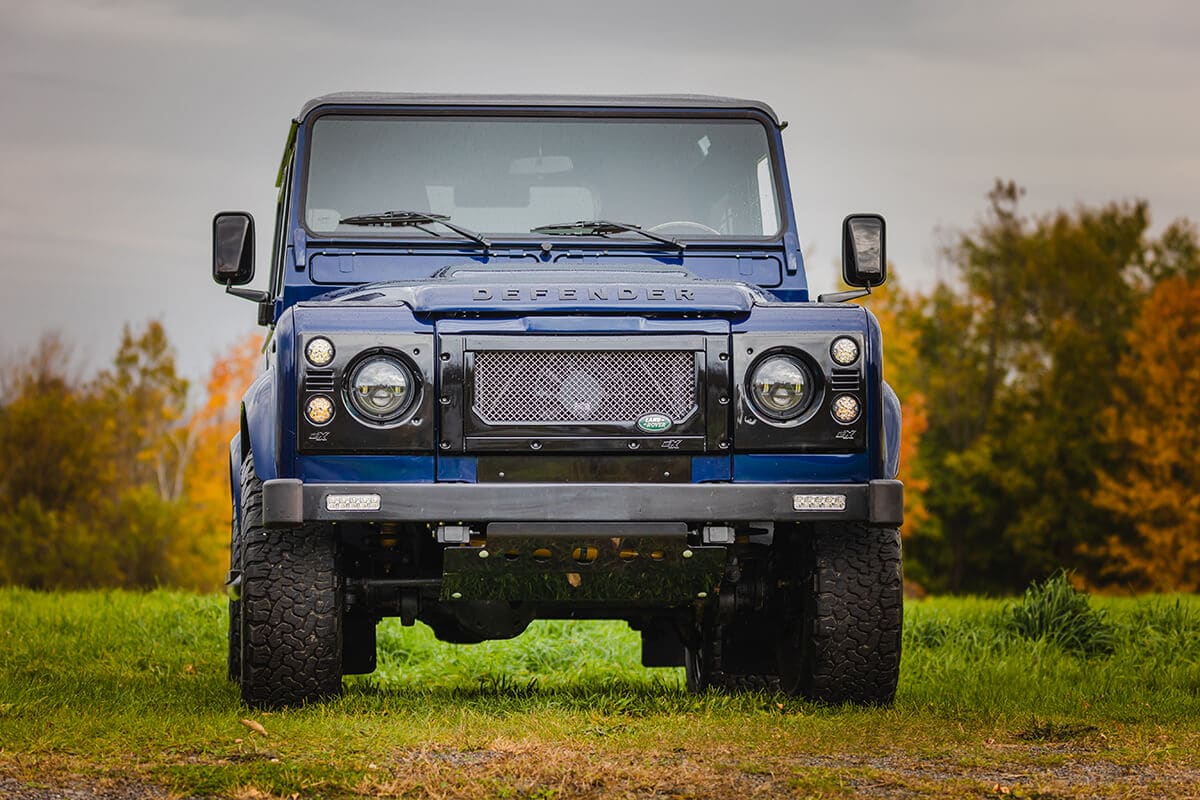 Land Rover Defender D90: Exterior