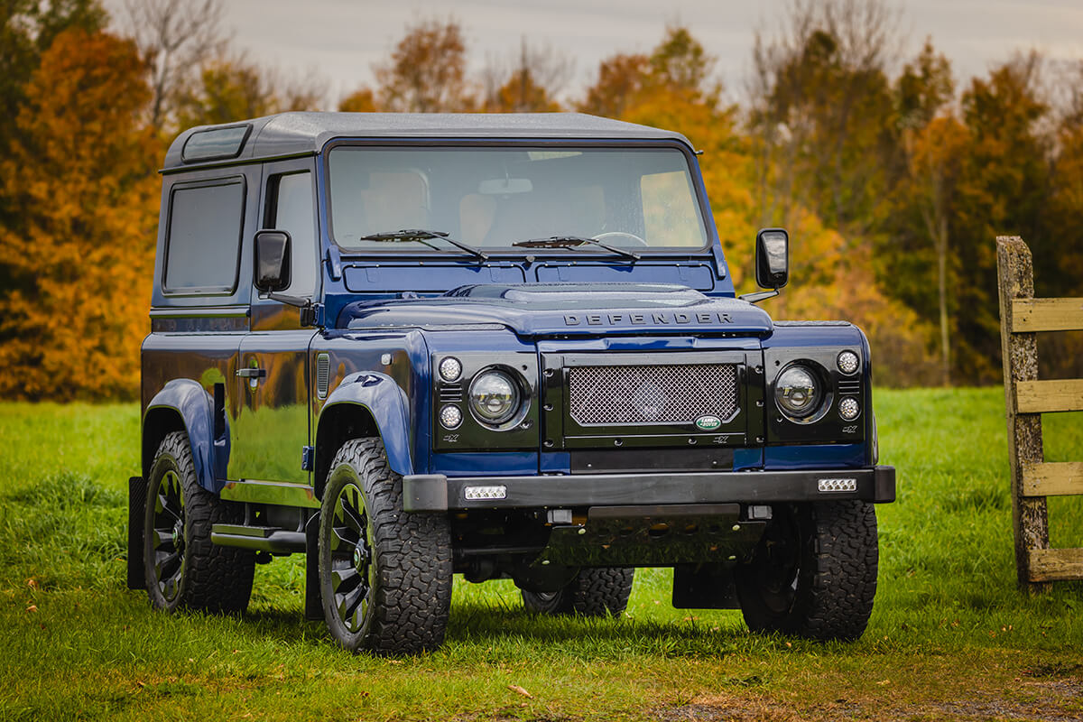 Land Rover Defender D90: Exterior