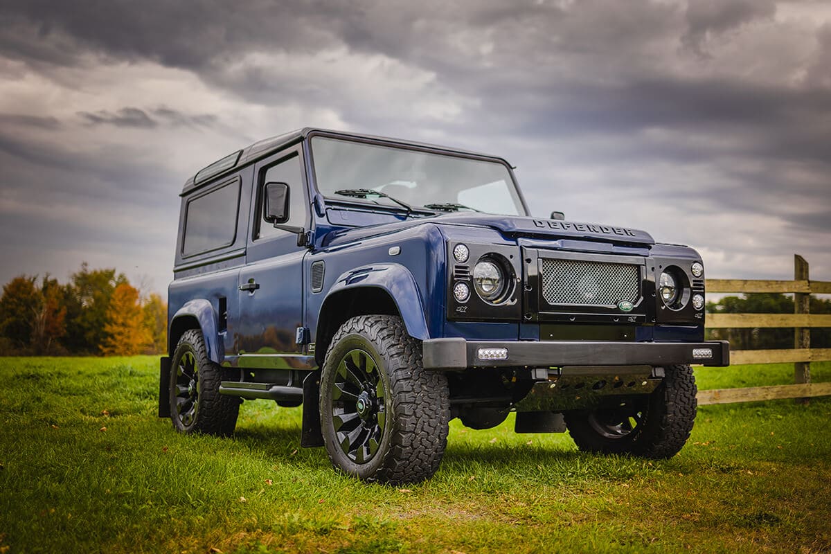 Land Rover Defender D90: Exterior