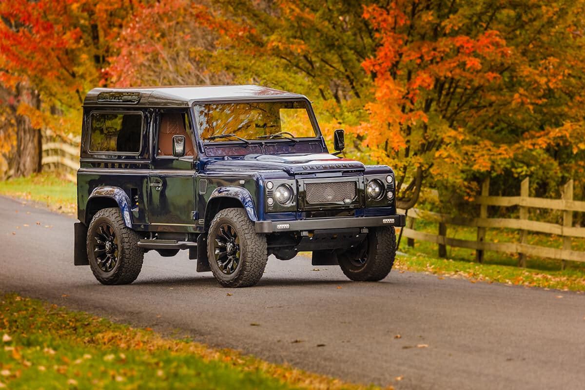 Land Rover Defender D90: Exterior