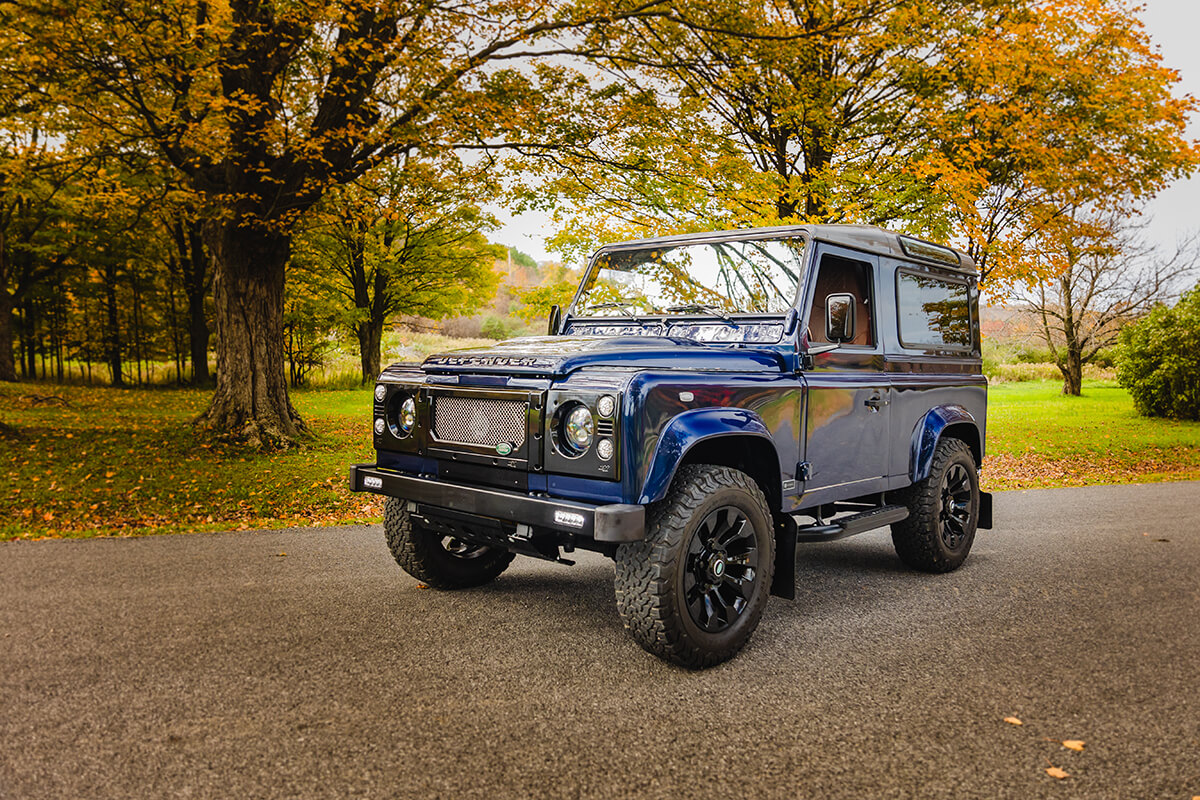 Land Rover Defender D90: Exterior