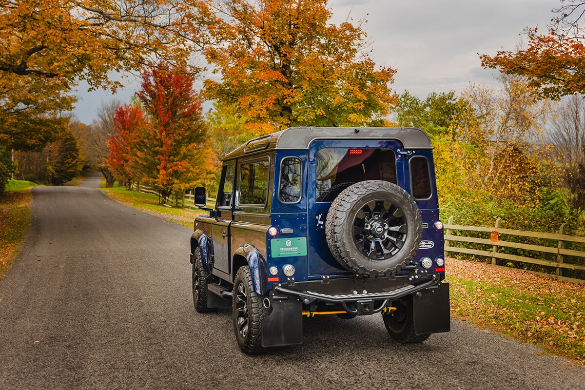 Land Rover Defender D90: Exterior