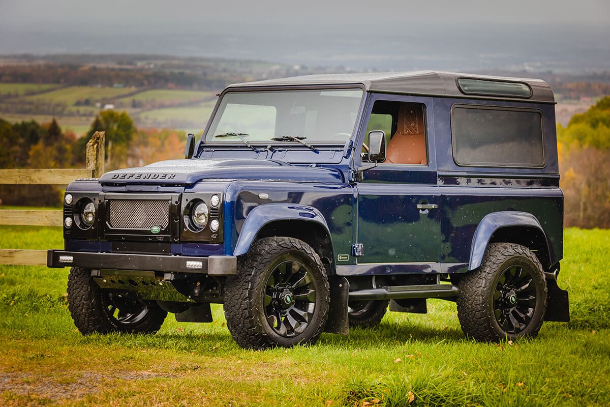 Land Rover Defender D90: Exterior