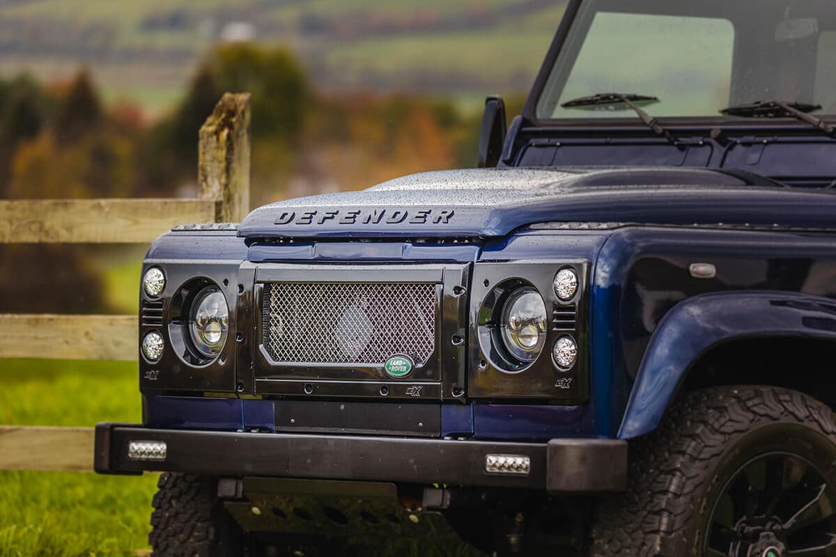 Land Rover Defender D90: Exterior