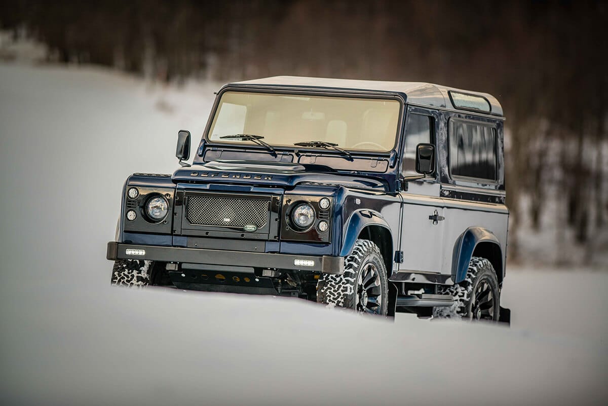 Land Rover Defender D90: Exterior