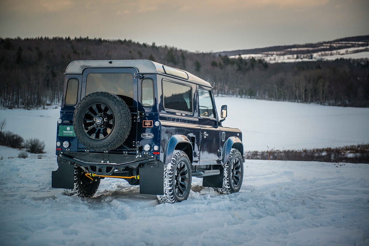 Land Rover Defender D90: Exterior