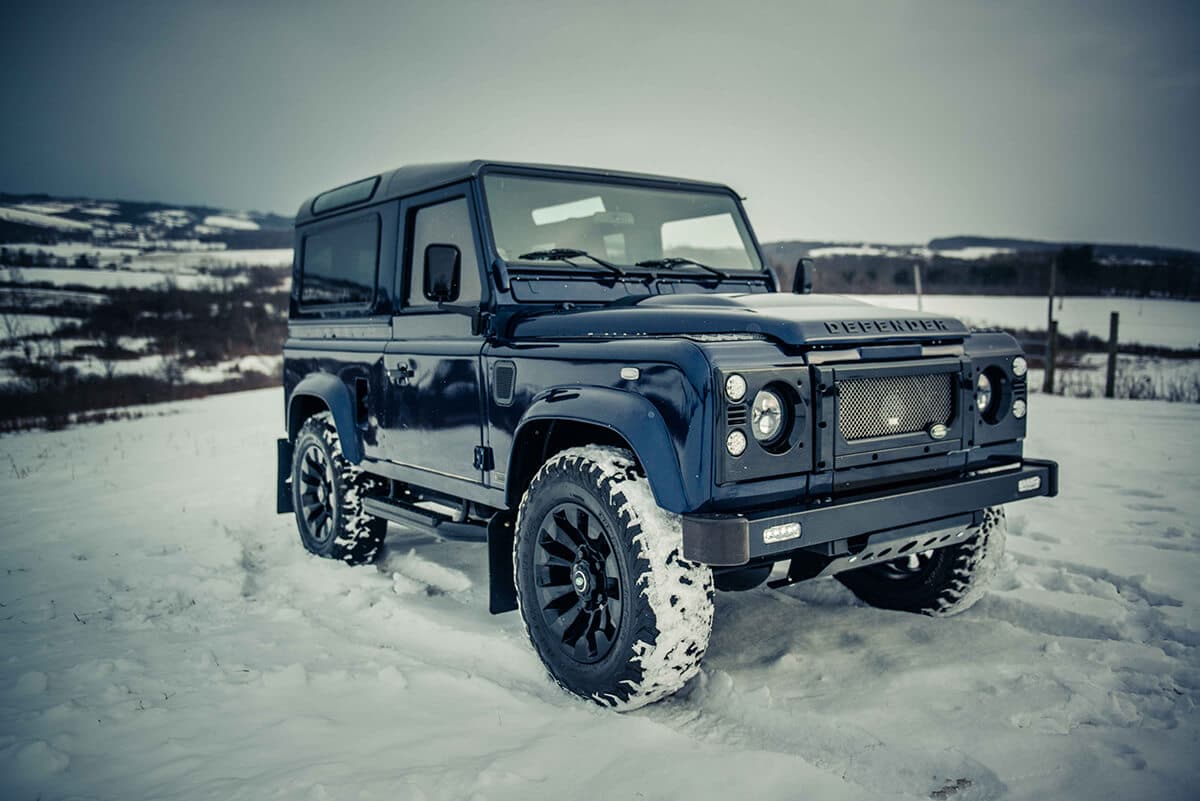 Land Rover Defender D90: Exterior