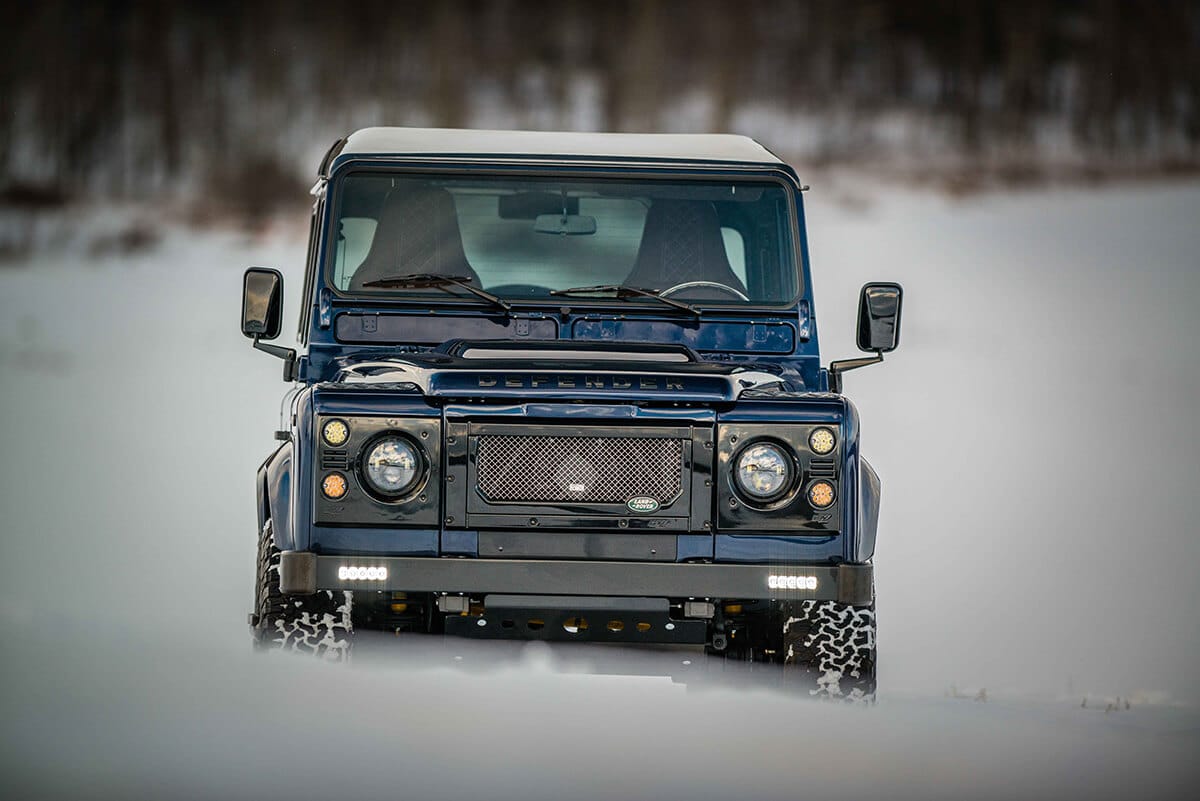 Land Rover Defender D90: Exterior