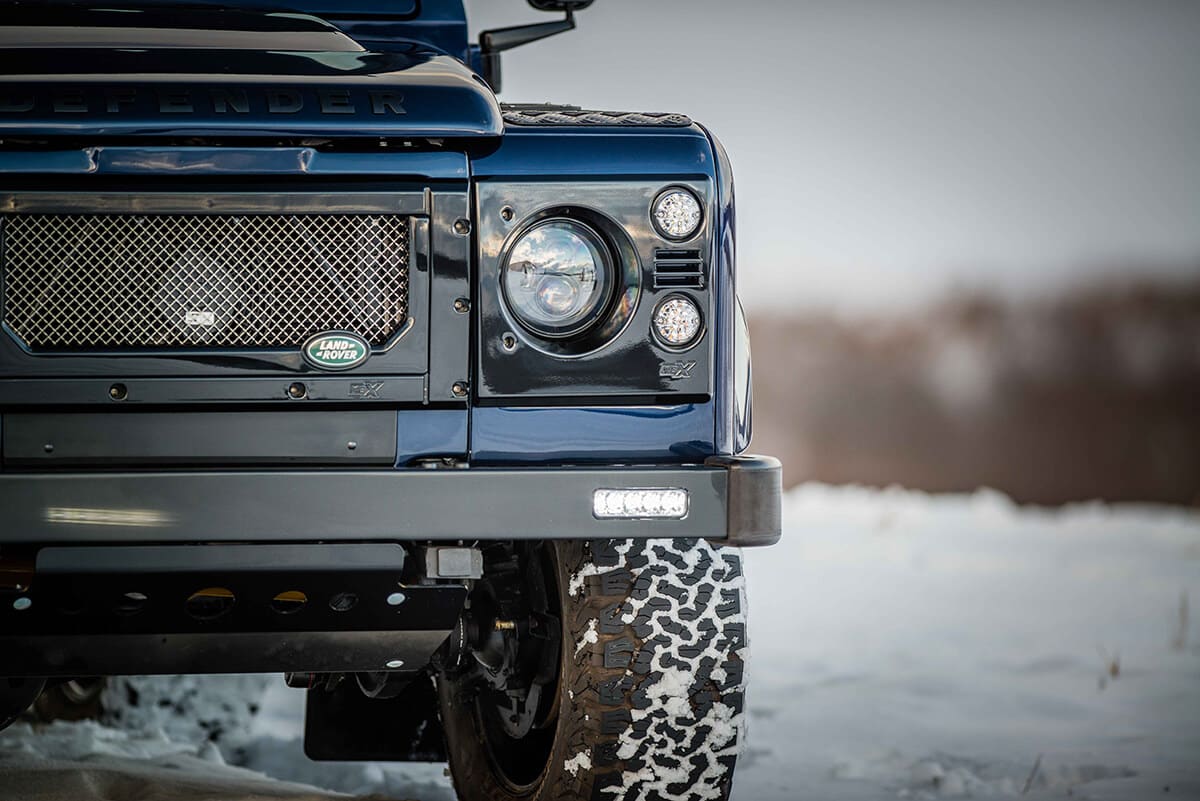 Land Rover Defender D90: Exterior