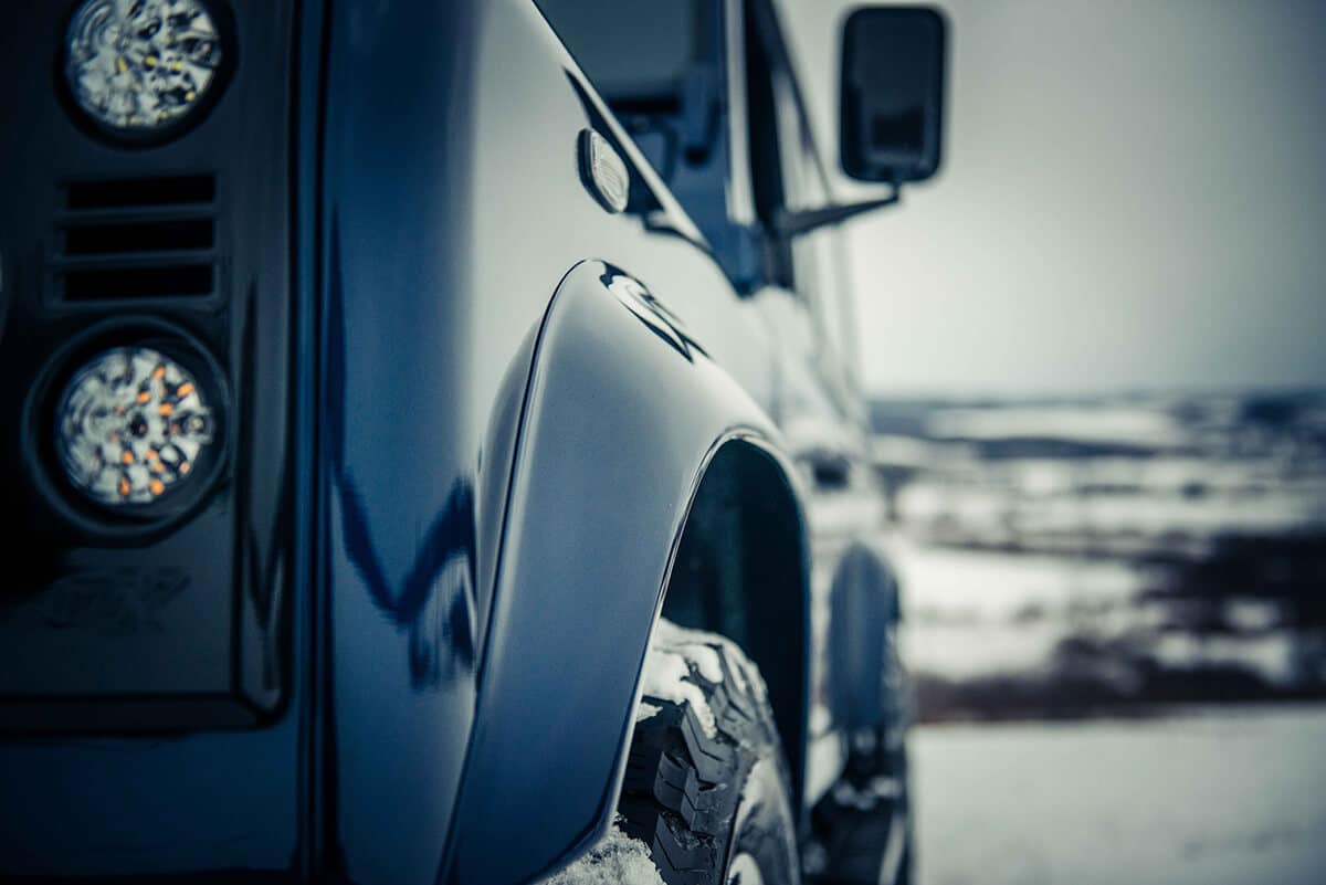 Land Rover Defender D90: Exterior Detail