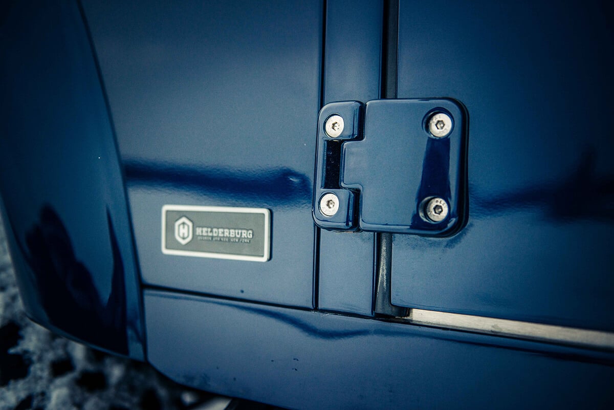 Land Rover Defender D90: Exterior Detail