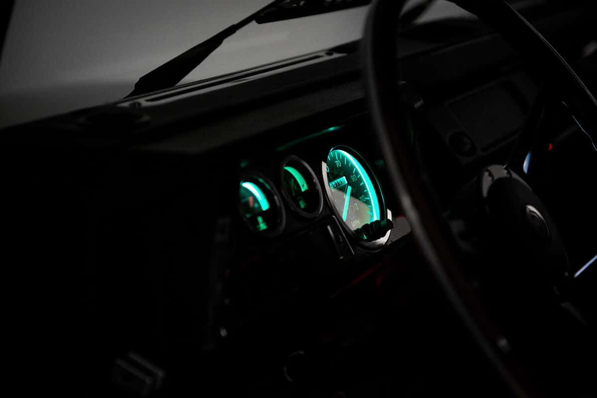 Performance Tuned Land Rover Defender D90: Interior Detail View - Car Play