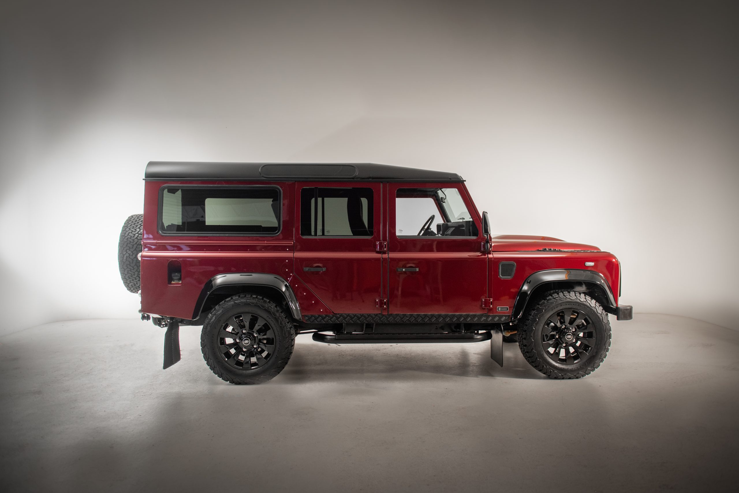 Land Rover Defender D110: Exterior