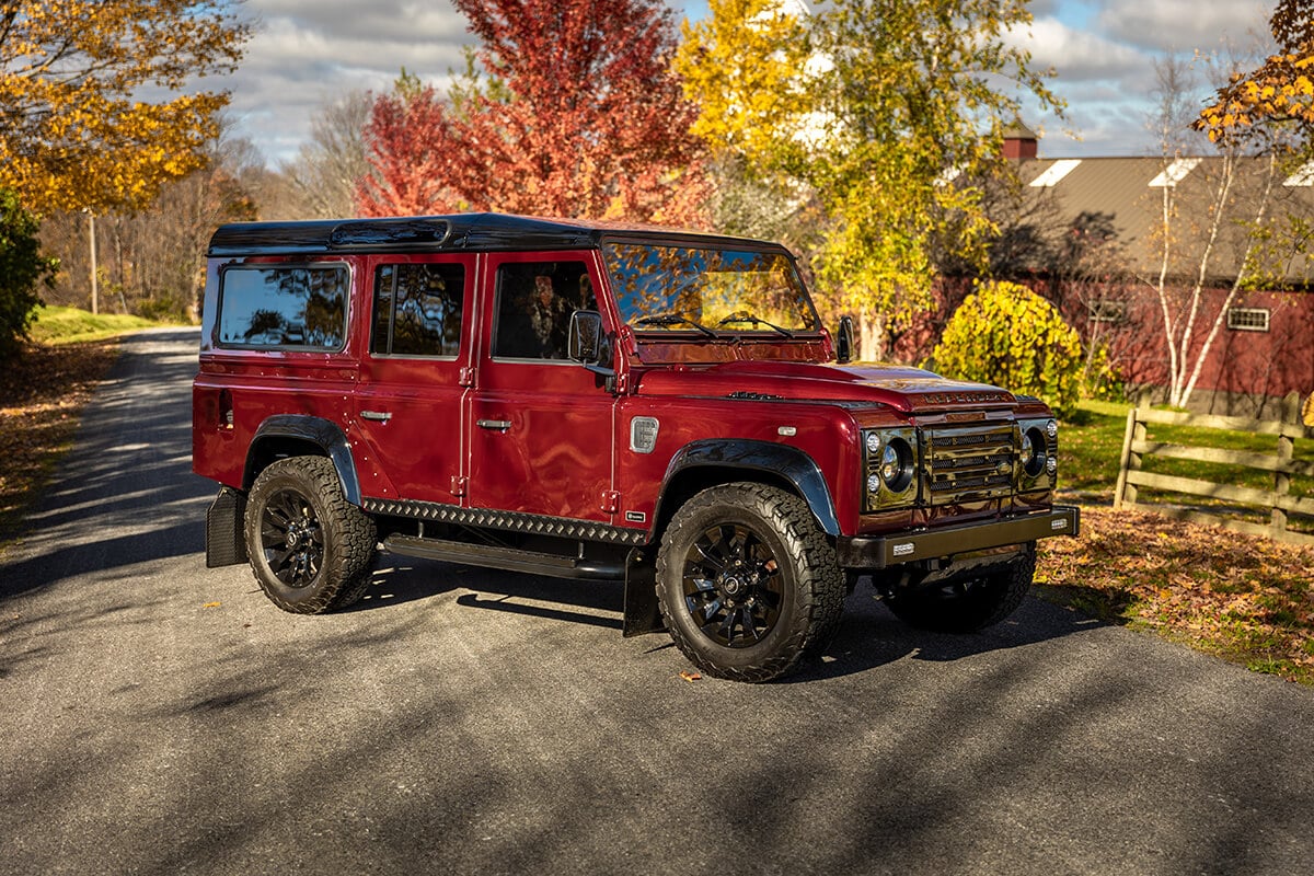 Land Rover Defender D110: Exterior