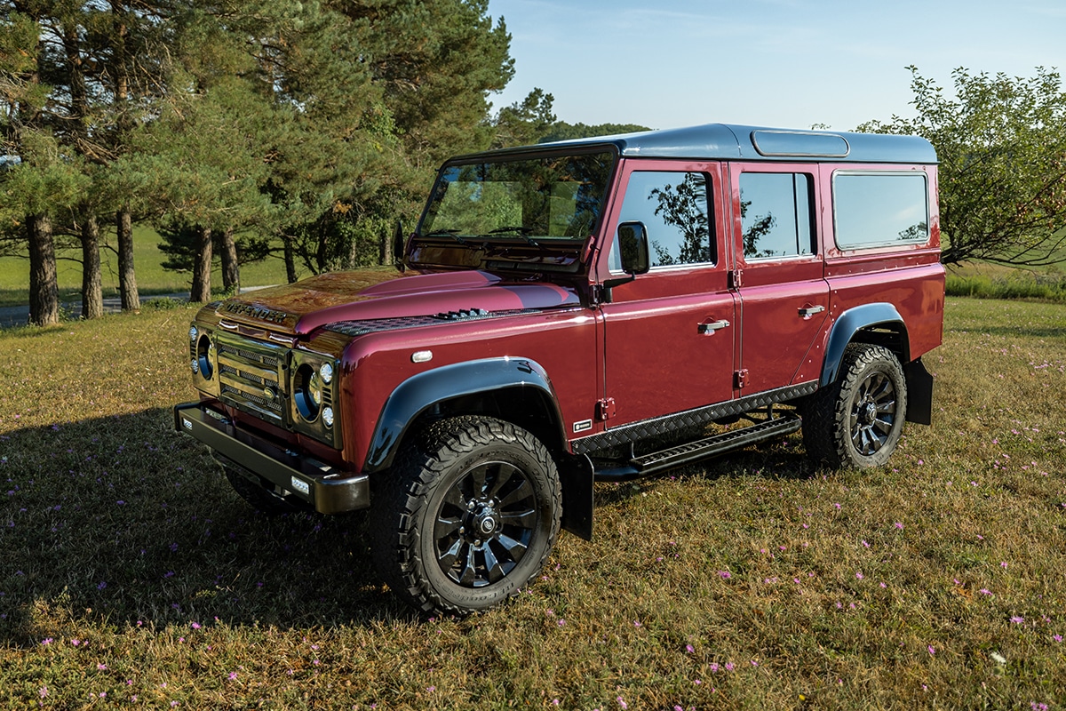 Land Rover Defender D110: Exterior