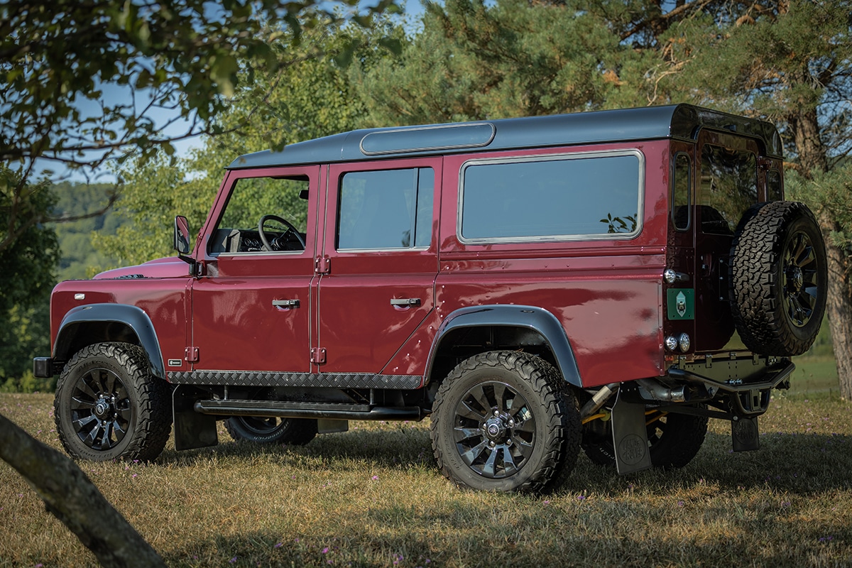 Land Rover Defender D110: Exterior