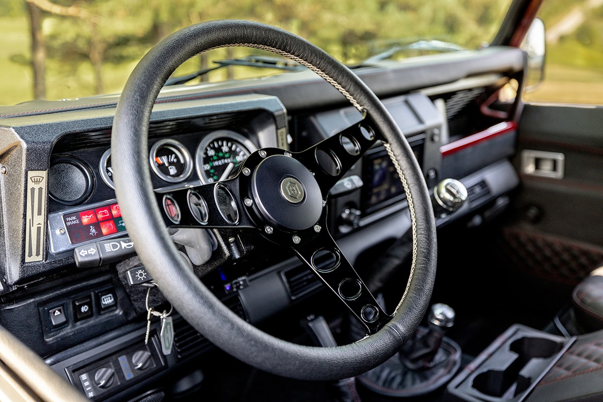 Land Rover Defender D110: Interior