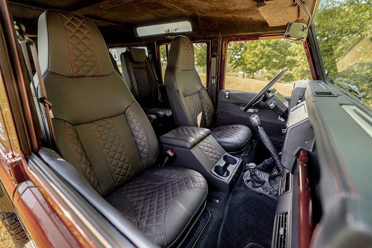 Land Rover Defender D110: Interior