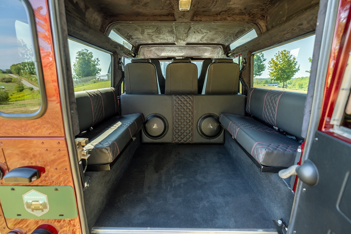 Land Rover Defender D110: Interior