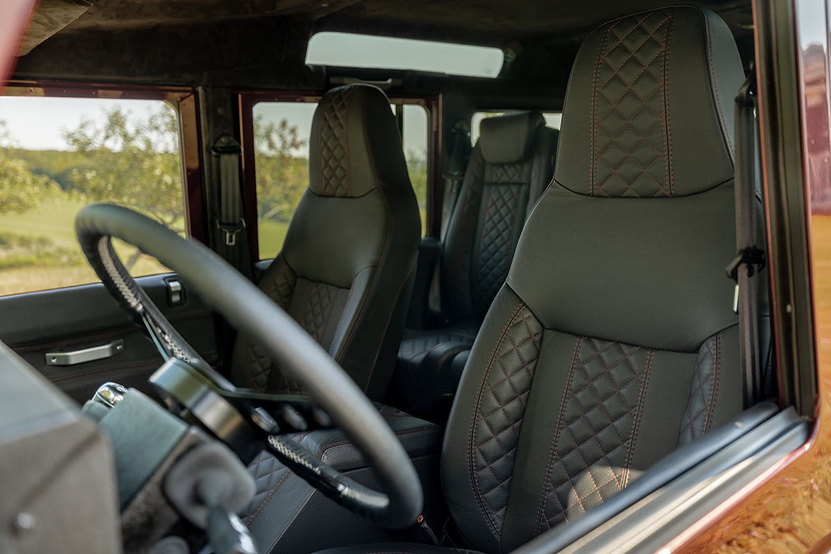 Land Rover Defender D110: Interior