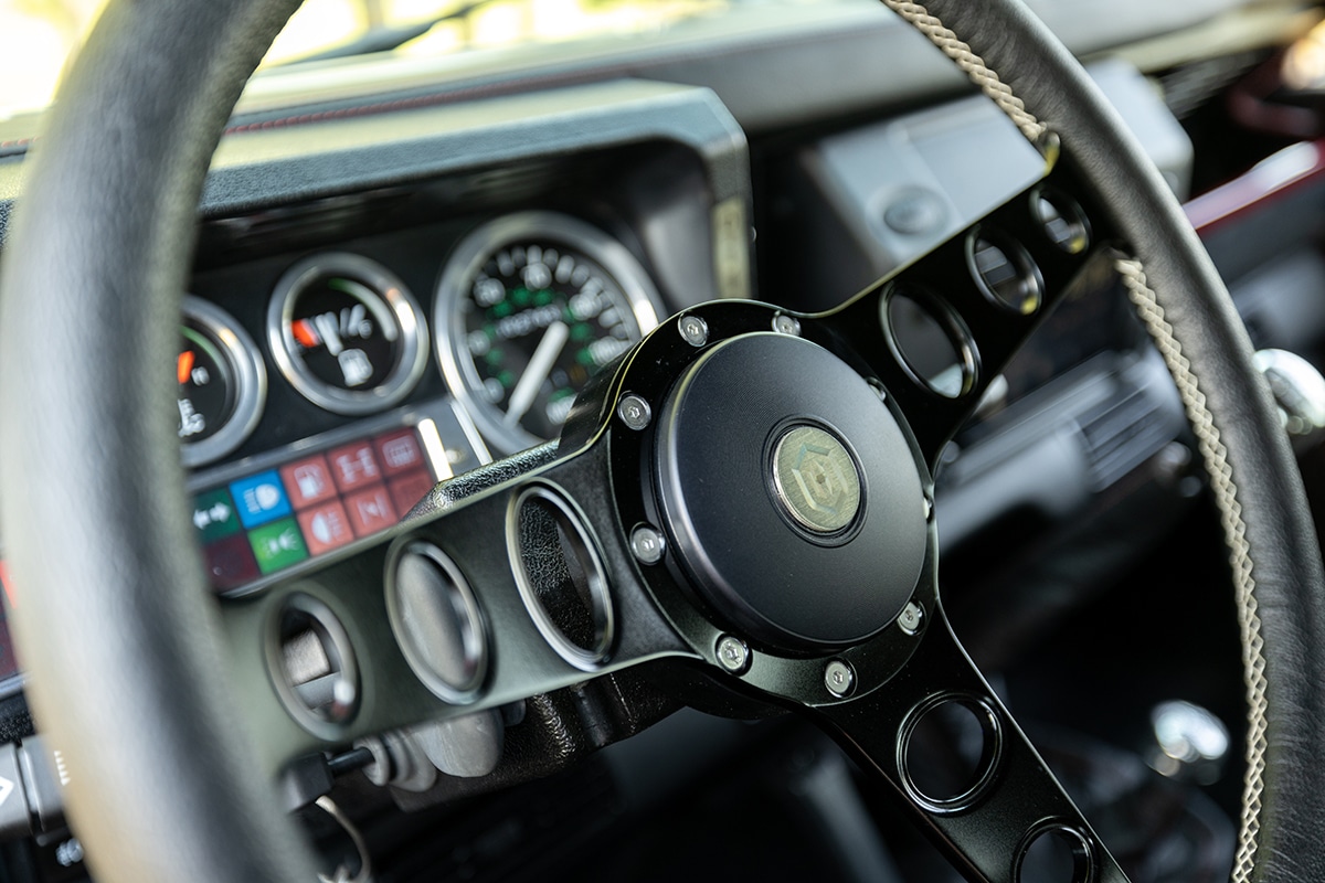 Land Rover Defender D110: Interior